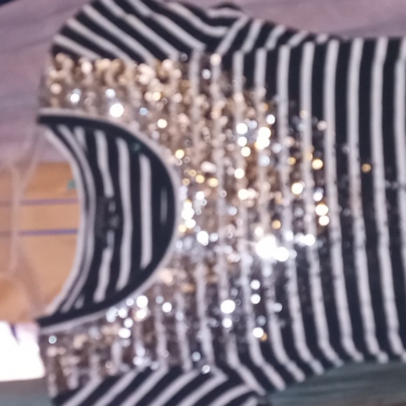 Silver sequin striped tee. - Picture 1 of 7